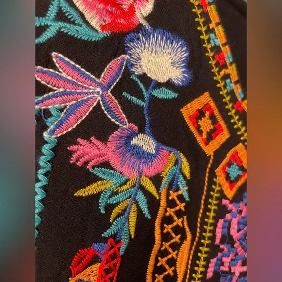 Embroidered Colorful Bold Floral Women's Blouse Shirt Black V-Neck Southwestern - Picture 9 of 16